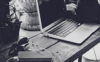 开云下载-菲律宾男篮绝地反击湖人，波特完成帽子戏法