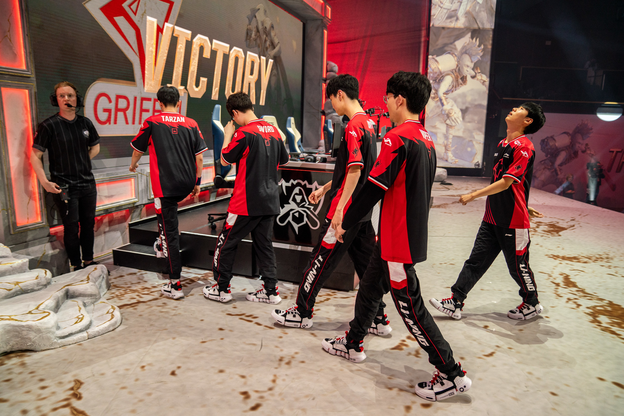 开云体育登录-HKA力克KT，Tarzan团战一打五顶尖较量2025世界赛，留下经典瞬间