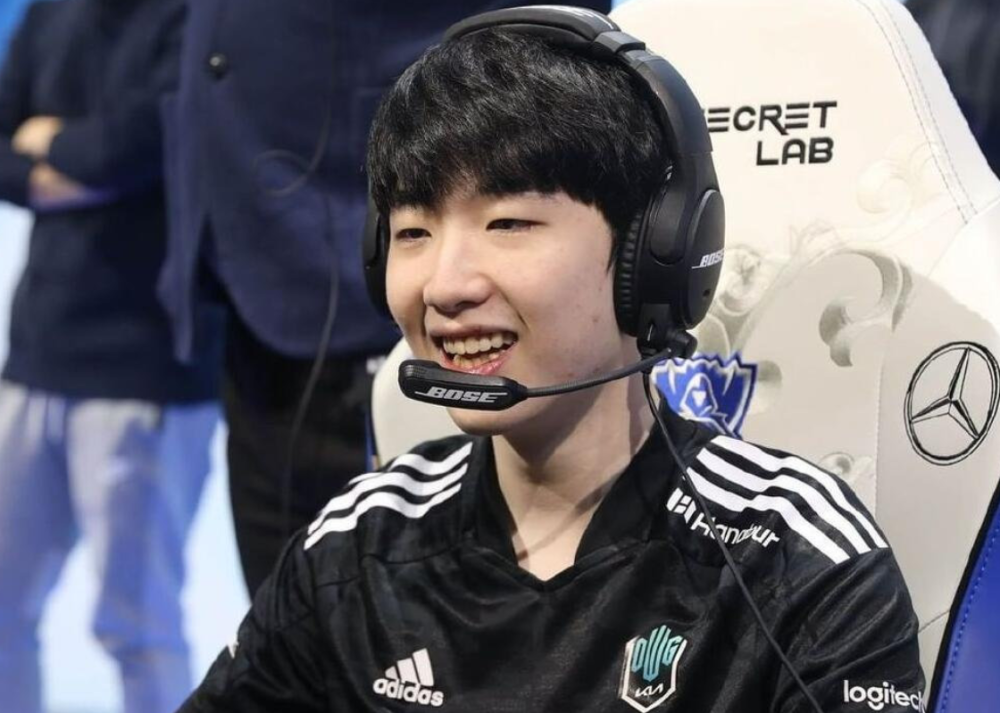 开云下载-NS碾压G2，Scout操刀奇招英雄翻盘鏖战多局半决赛，锁定晋级资格