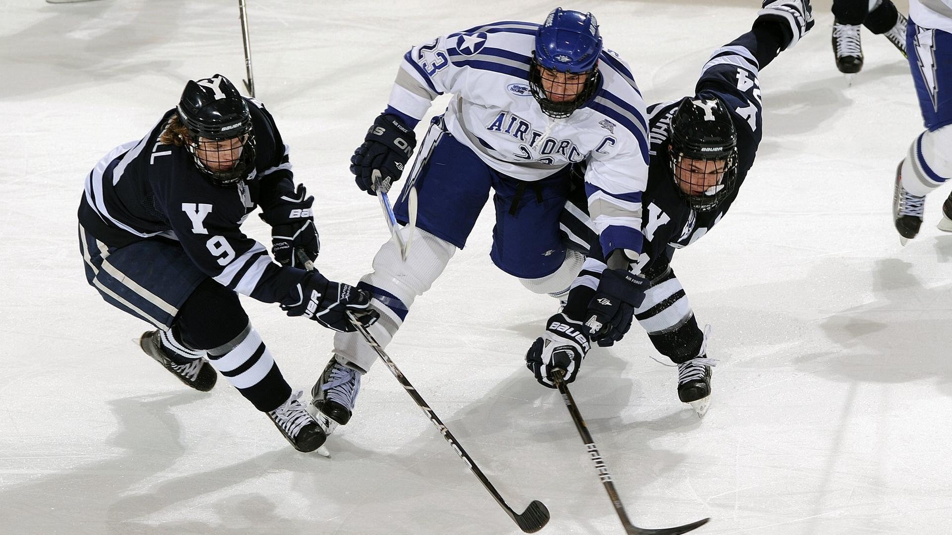 冲垮喀麦隆！勒沃库森火力全开，阿克无愧关键先生